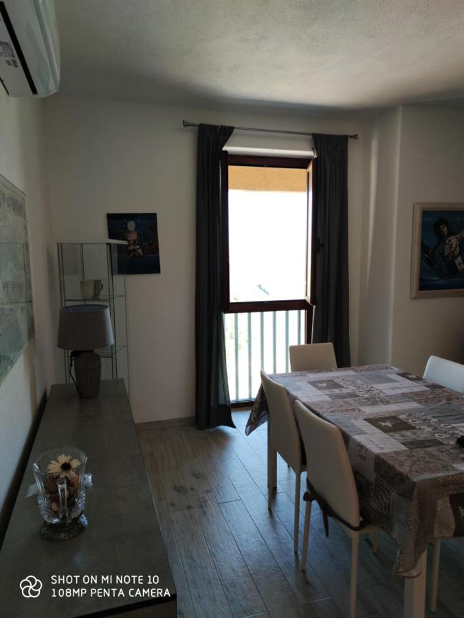 Appartamento Fronte Mare Palau Bagian luar foto